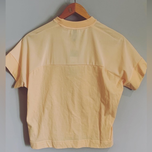 New Adidas Crop - Picture 3 of 3